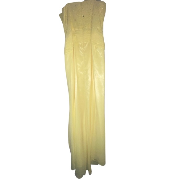 Strapless light yellow gown w rhinestones - Picture 2 of 3